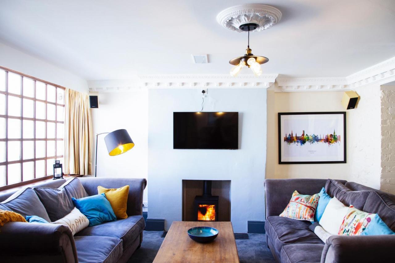Cosy Open Plan Harbourside Inn With Superking Beds, Wood Burning Stove And Bar Torquay Exterior photo